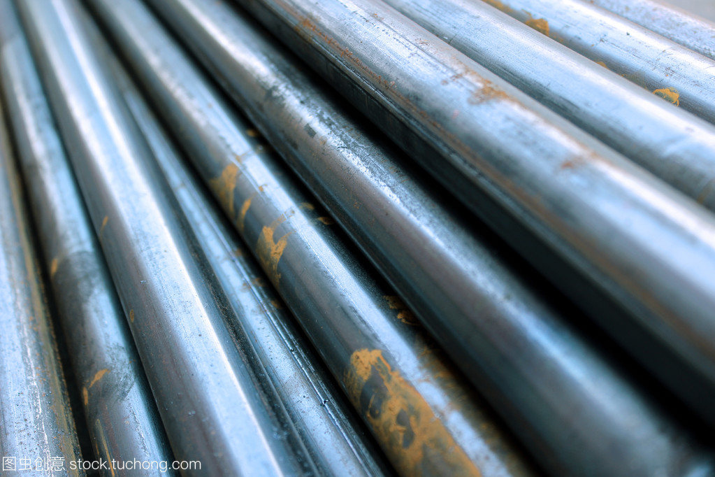 黑色鋼管與無(wú)縫鋼管 特性、應(yīng)用與選擇指南